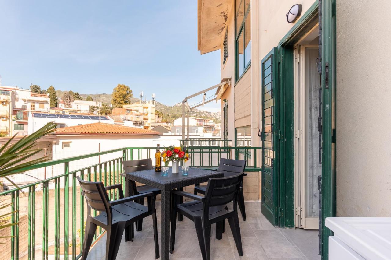 La Casa Di Tobia & Little Paradise Beach Apartments Giardini-Naxos Exterior foto